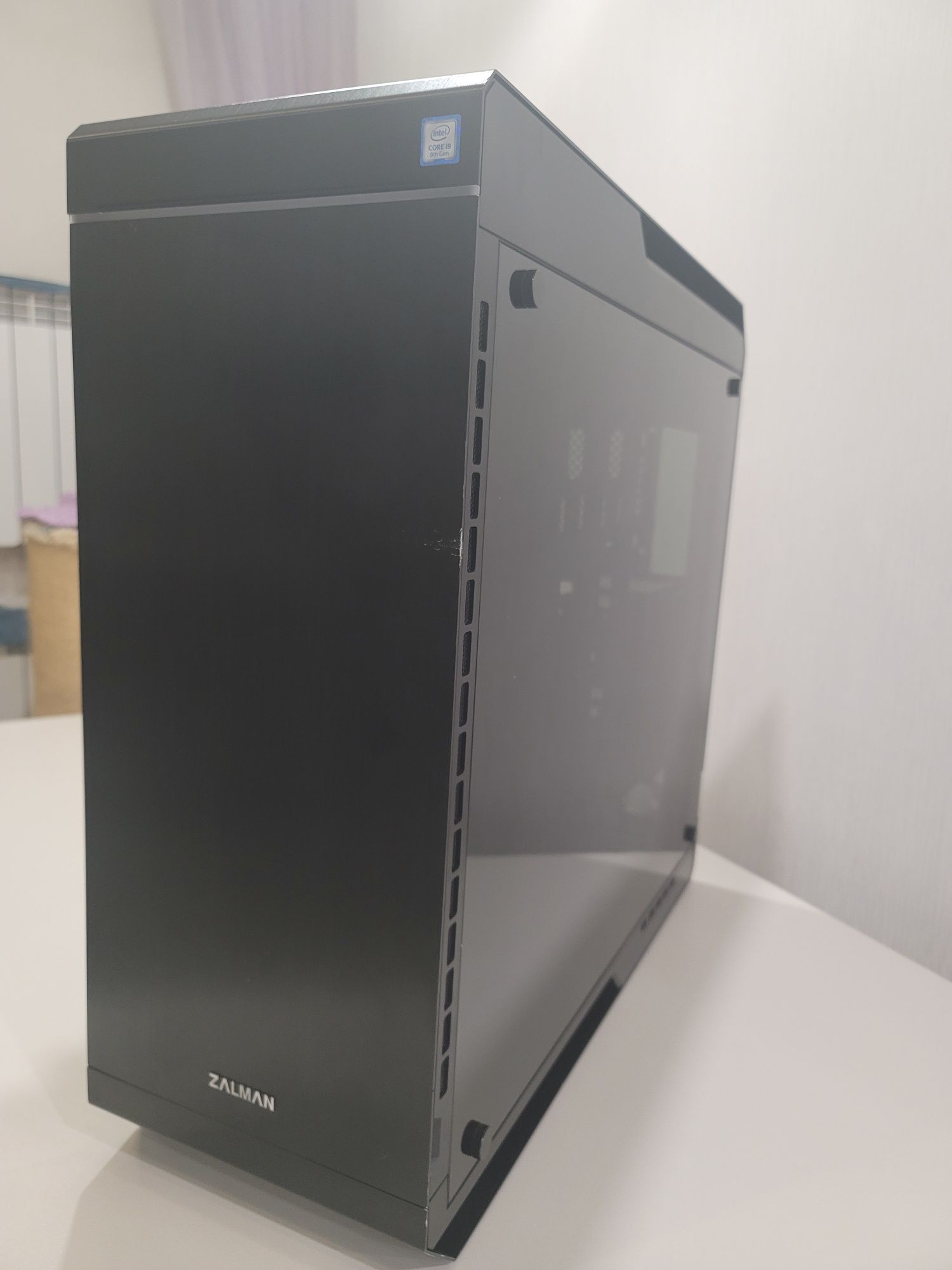 Продам премиальный корпус Zalman X7 Black