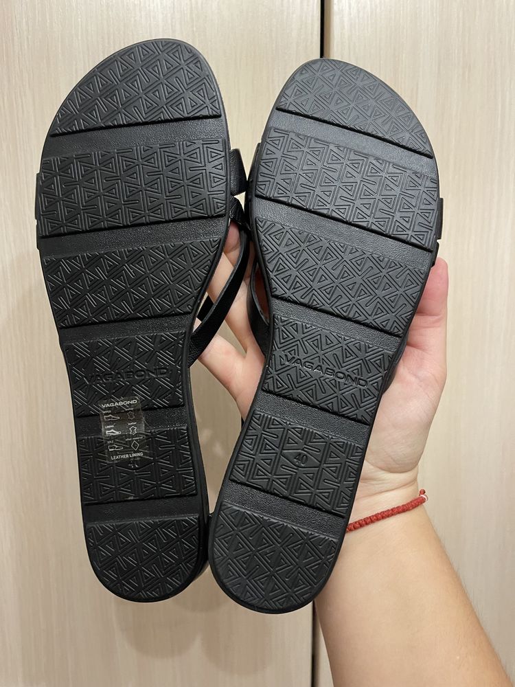 Продам новые женские сандали VAGABOND