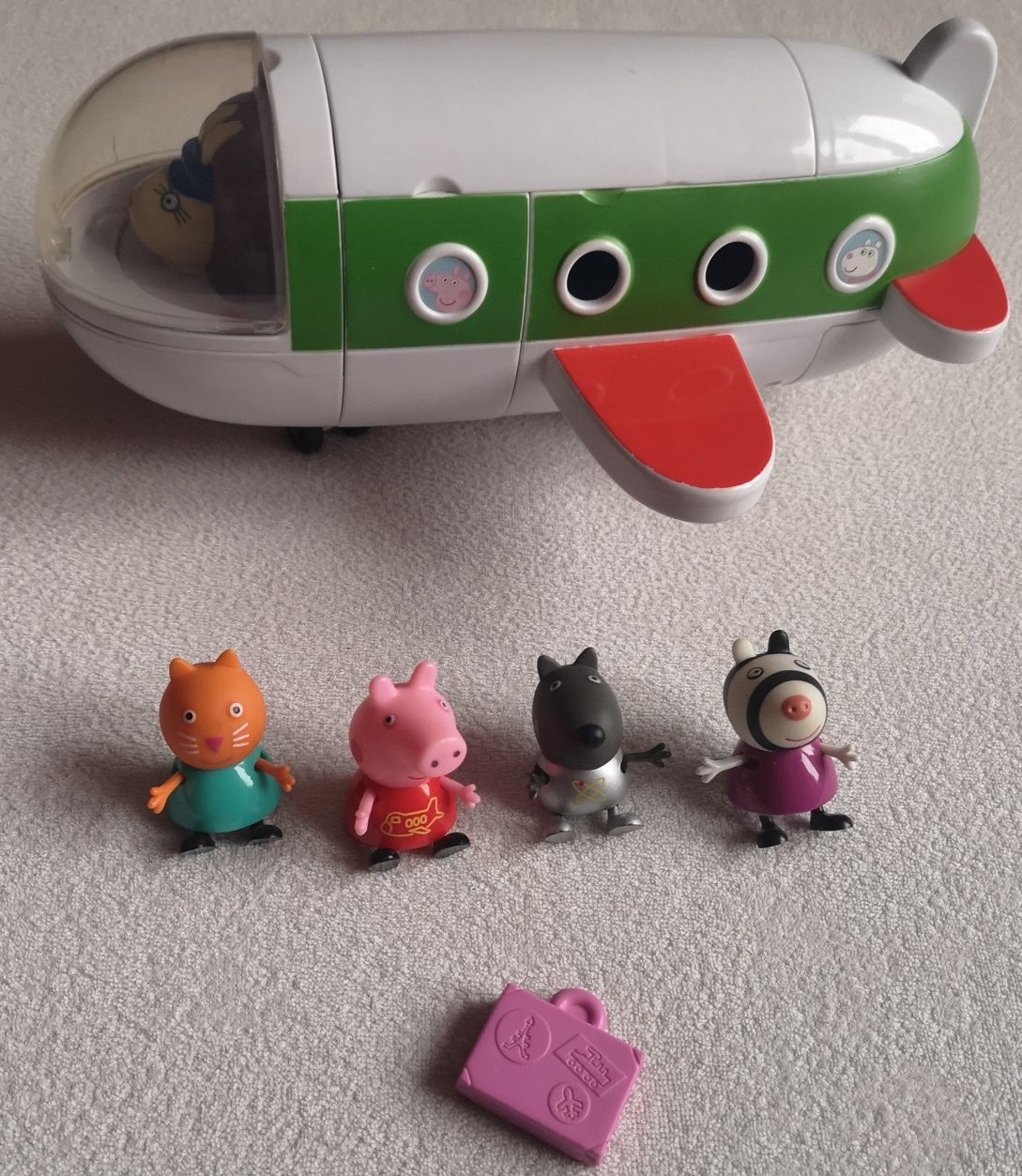 Peppa Pig samolot plus 3 figurki i 3 malutkie gratis