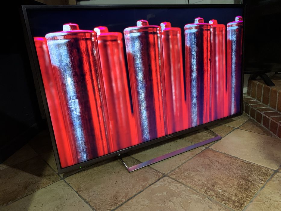 Телевізор panasonic 47 smart tv + кріплення на стіну