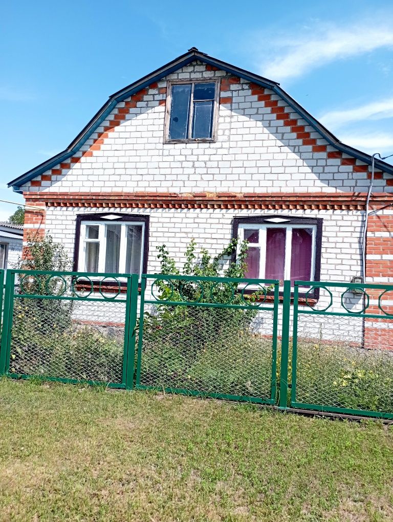 Продам будинок в м.Пирятин вул.Спартака 40