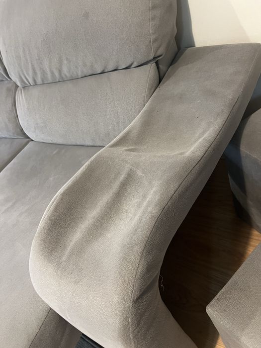 Sofa grande masa de centro e aparador