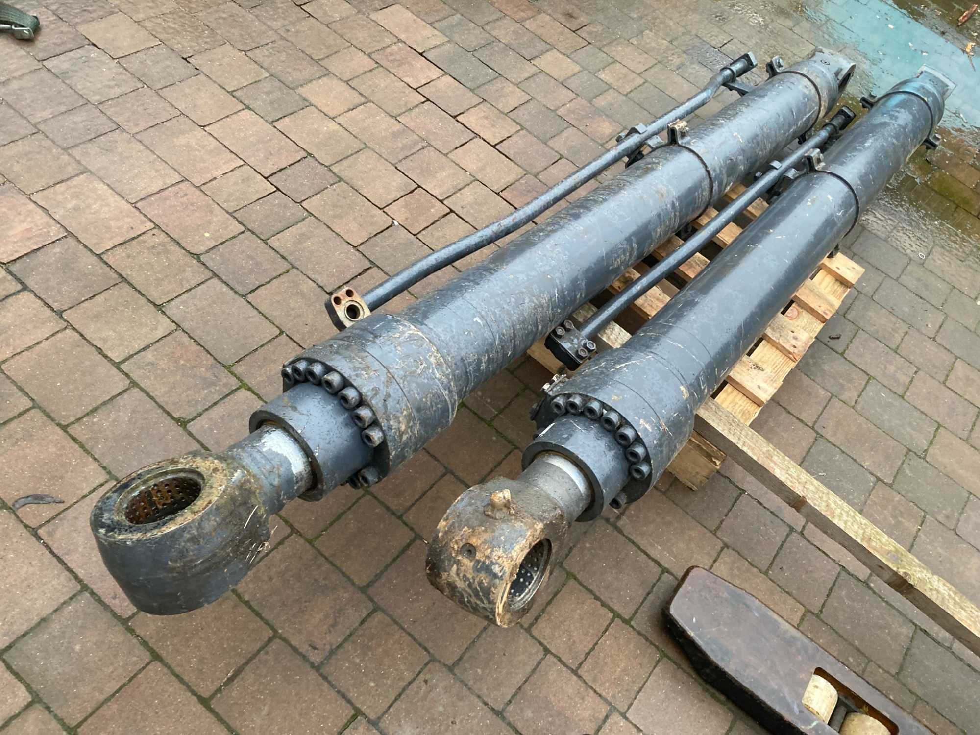 2 X siłownik ramienia KOPARKA DOOSAN DX300LC-5