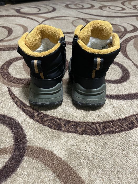 Продам зимові чоботи на хлопчика