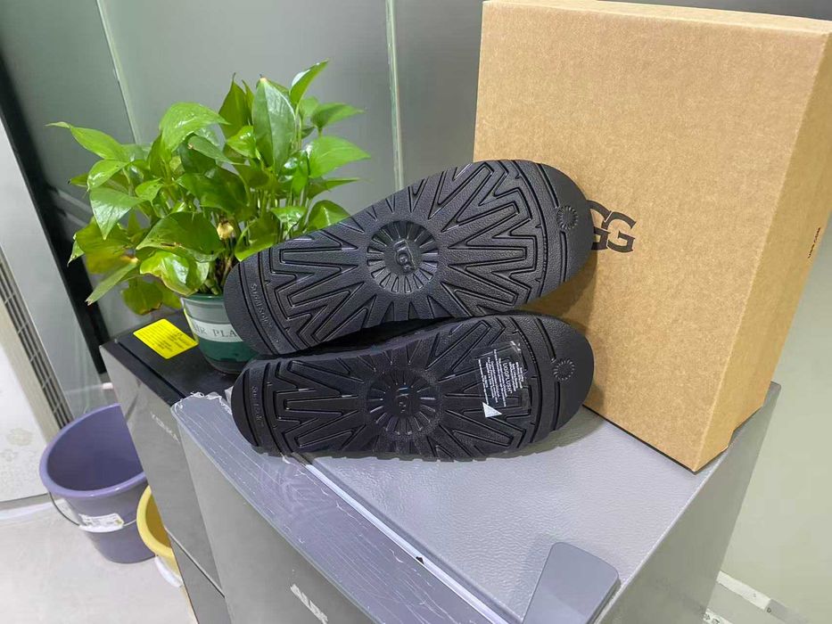 Ugg ultra mini czarny zara