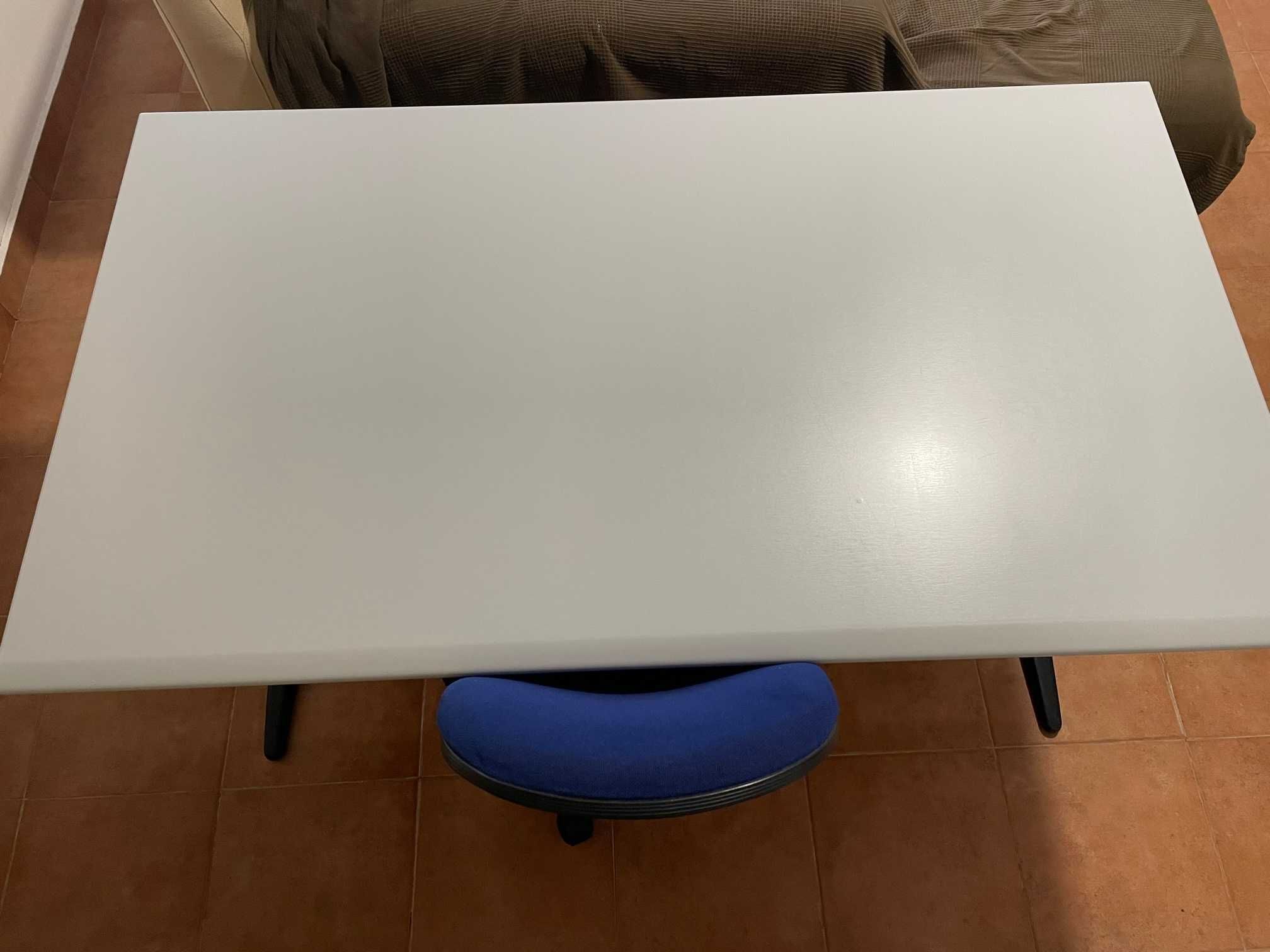 Secretária de escritório