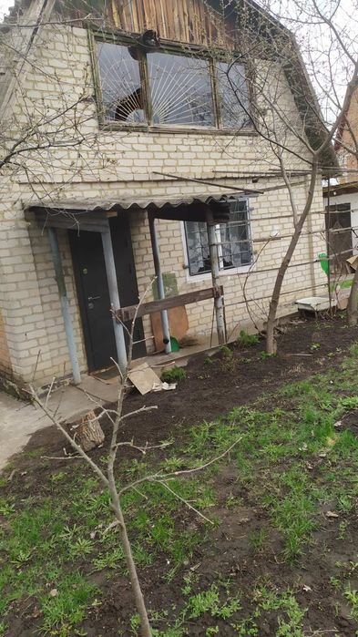 Продам дачну ділянку  12соток з будинком.