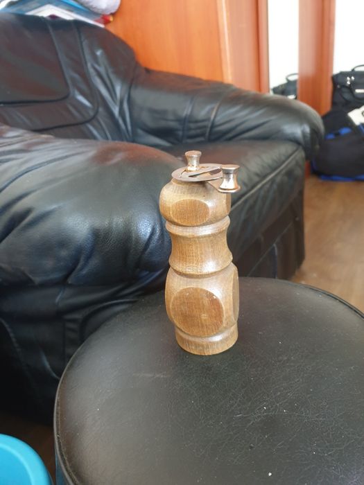 Stara solniczka do mielenia