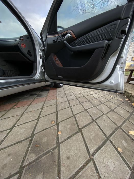 Продам Мерседес w220