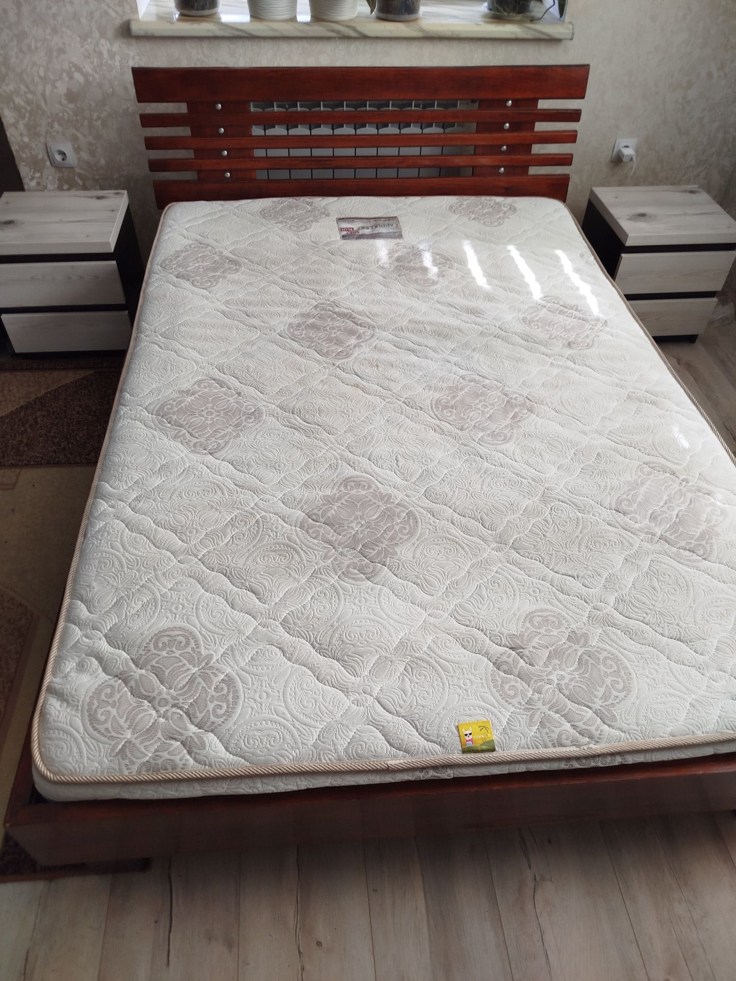 Ліжко з масиву 1.4*2м. з матрасом