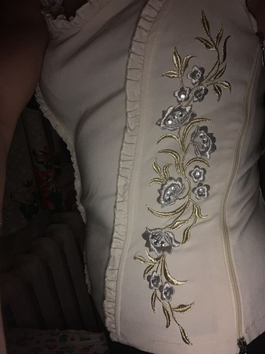 Корсет бежевый