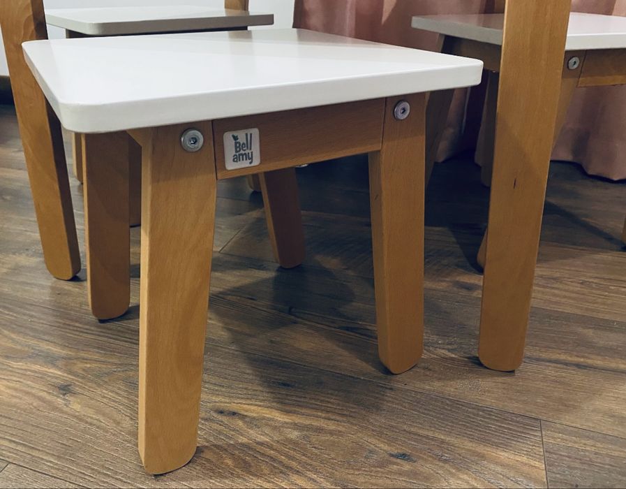 Stolik z krzesełkami