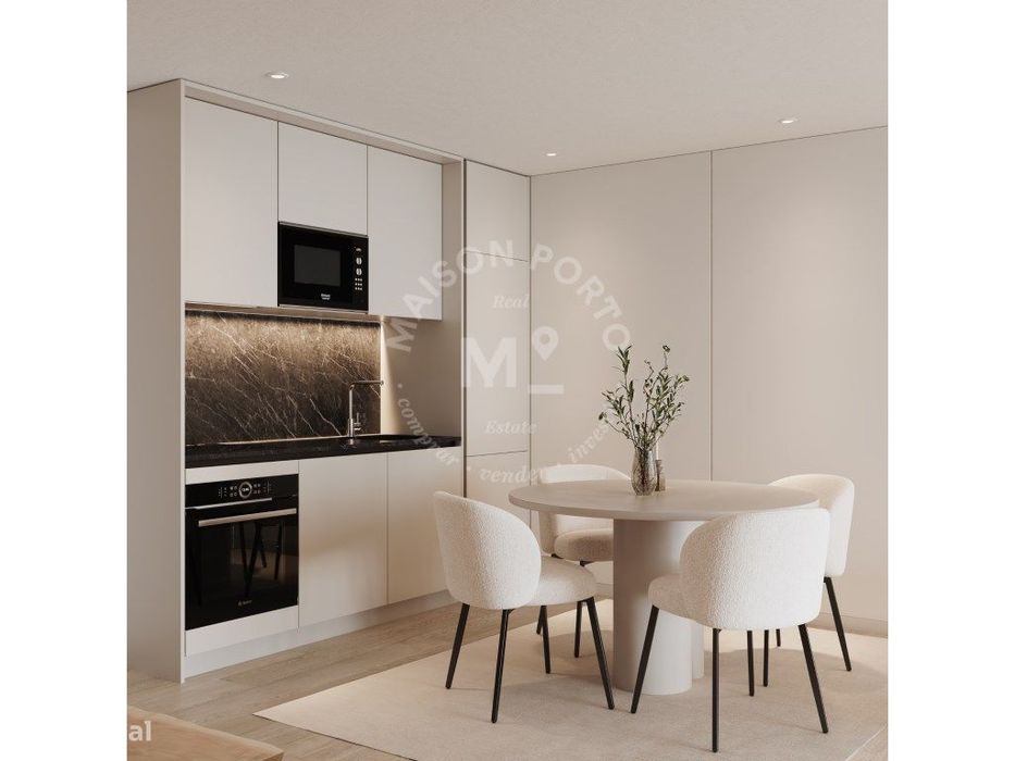 Apartamento T1 com Varanda e Lugar de Estacionamento próximo ao Gai...