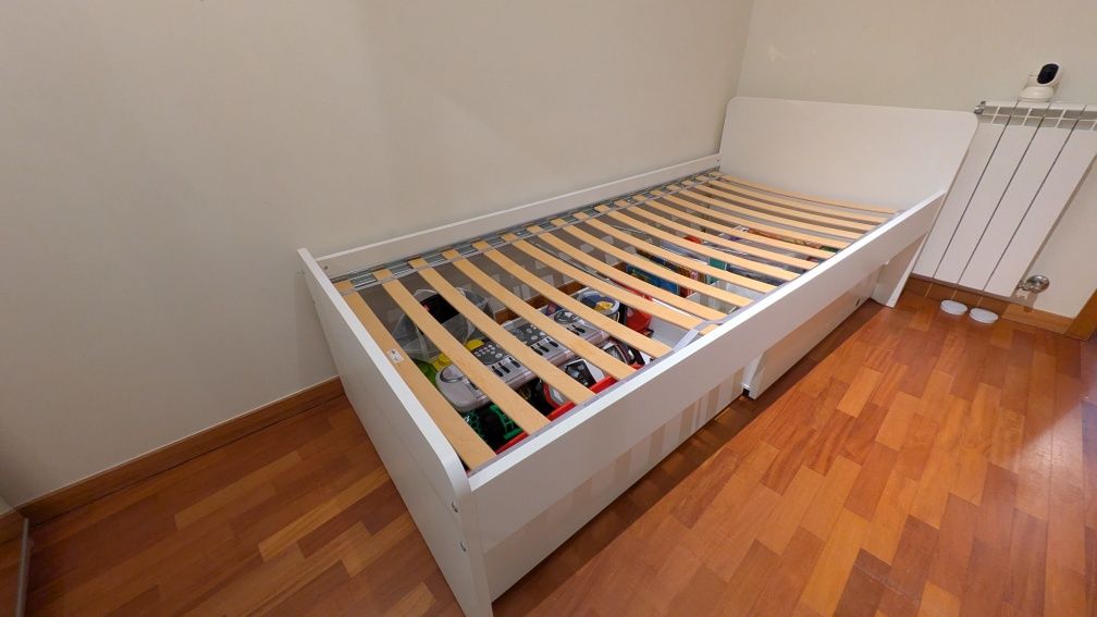Cama solteiro IKEA