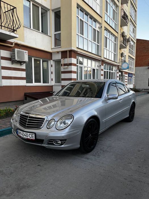 Mersedes-Benz w211