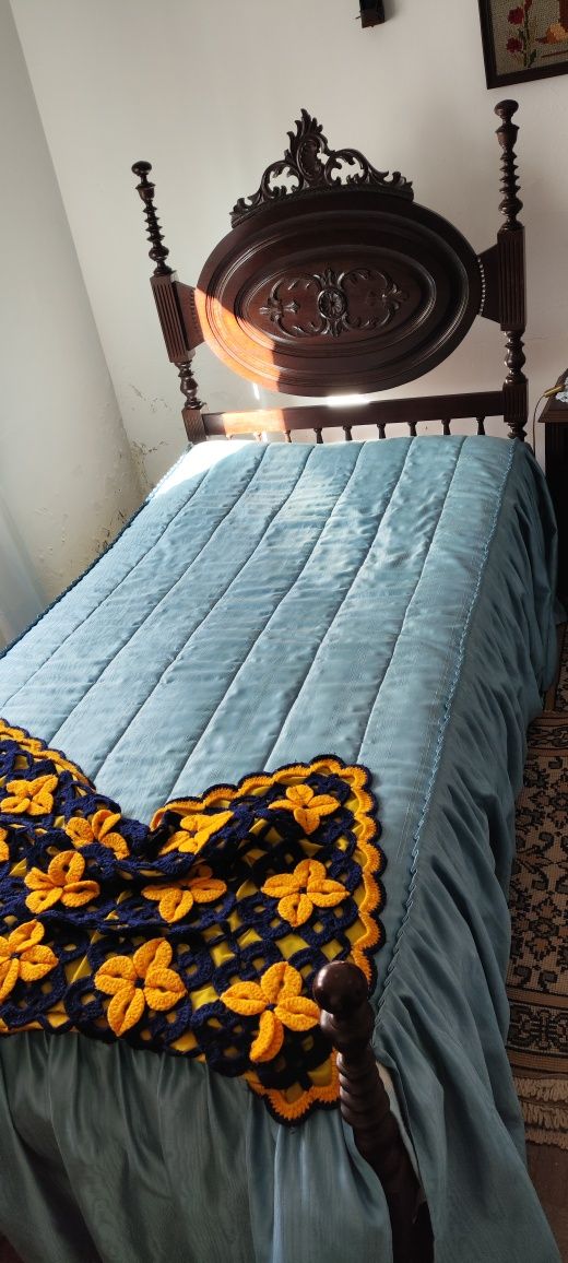 Cama de madeira individual