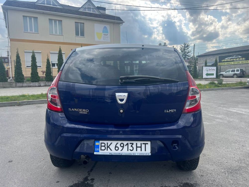 Dacia sandero 1.4 продам