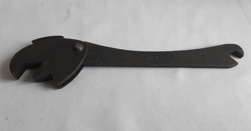 Ключ старинный самозажимной КС-01 "Попугай" СССР