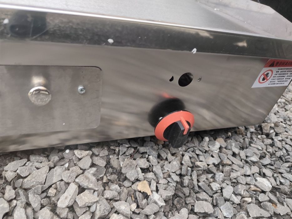 Grill gastronomiczny z płytą gazową raz urzyty