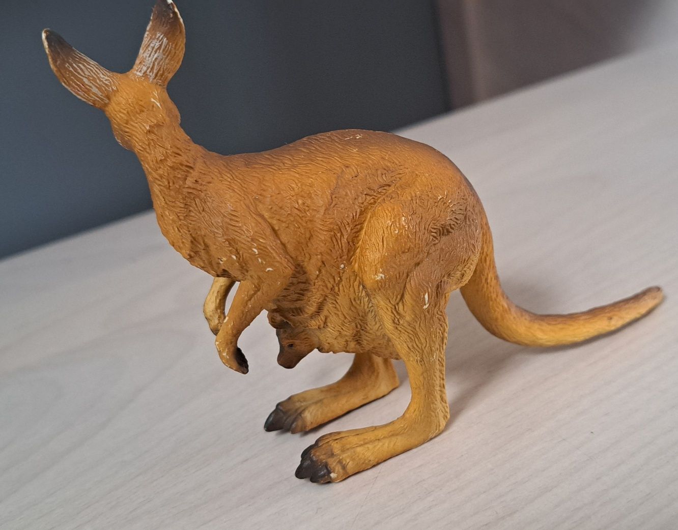 Figurka Collecta kangur rudy samica