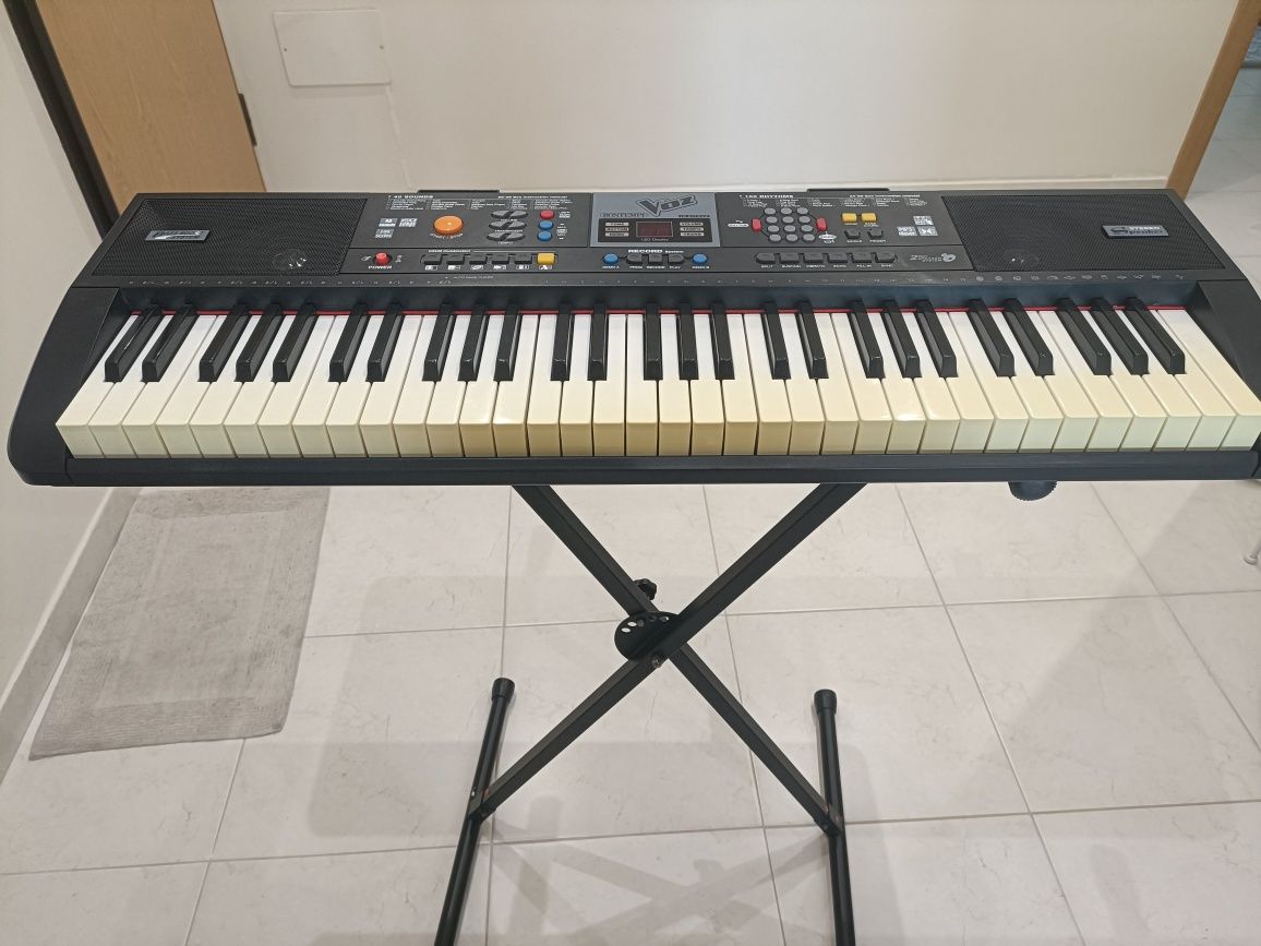 Teclado, piano em ótimo estado