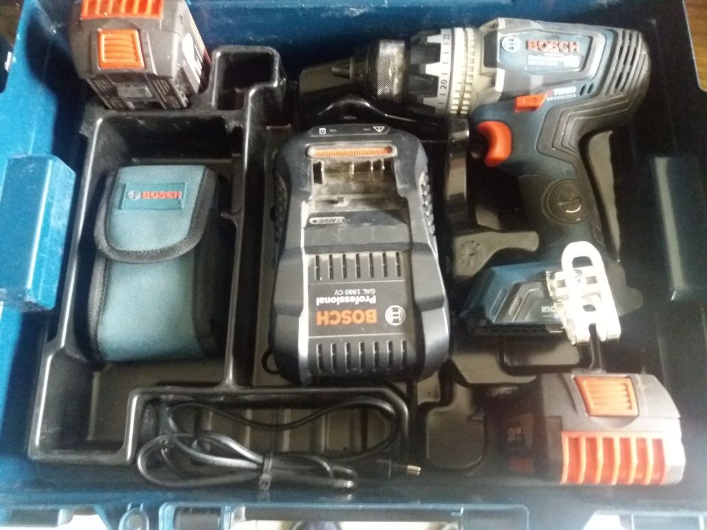 Bosch zestaw gsr 18v-150 c