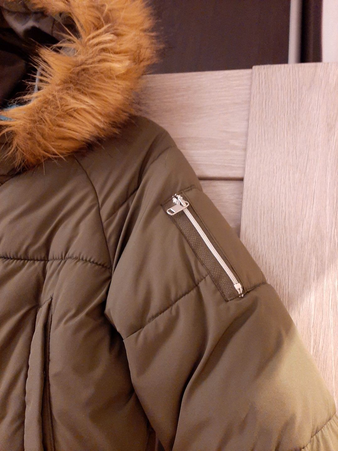 Kurtka Reserved 128 Zimowa Ocieplana Puchowa Puffer Kaptur