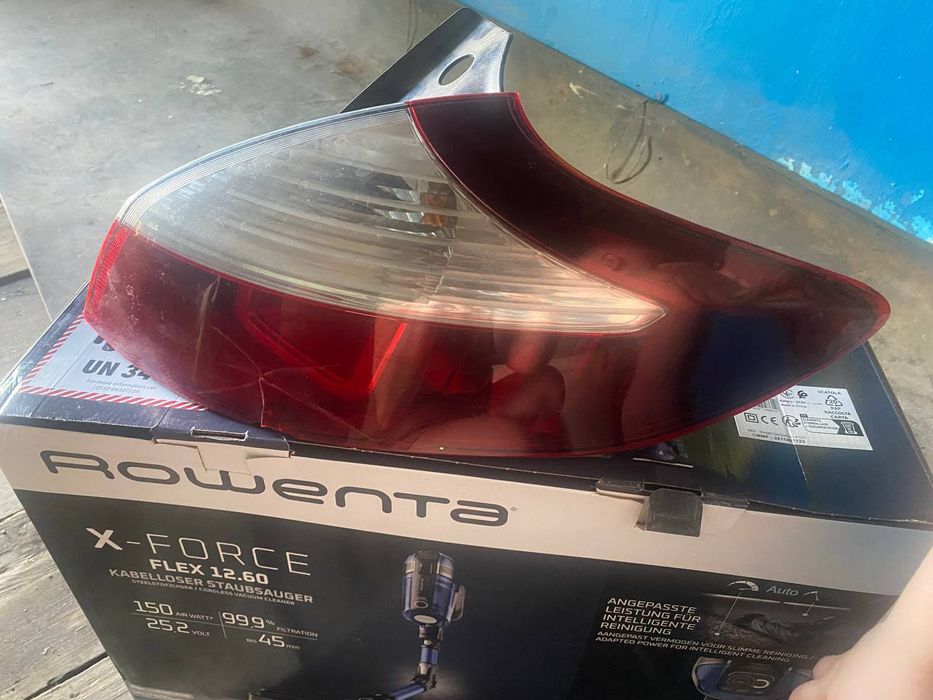 Задний правый фонарь Меган 3