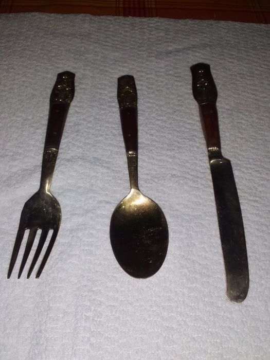 Набор столовый /ложка,вилка,нож/ 6 персон .Кампучия.