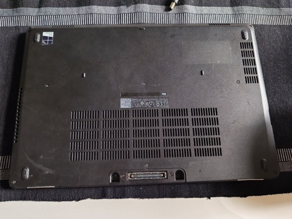 Dell Latitude E5570 | i5 • 8GB • 256GB SSD•Windows 11, Gotowy do pracy