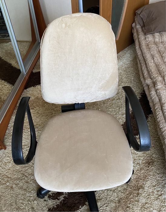 Чохол на стілець