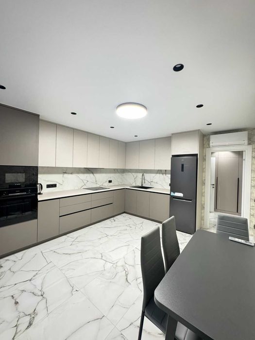 Оренда 2-кімнатної квартири в новобудові РІЕЛ по вул. Героїв Крут