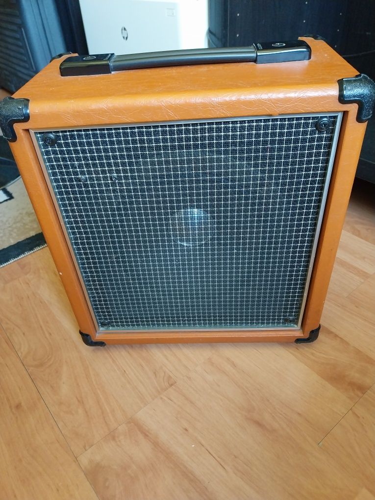 Roland Cube 20 made in japan