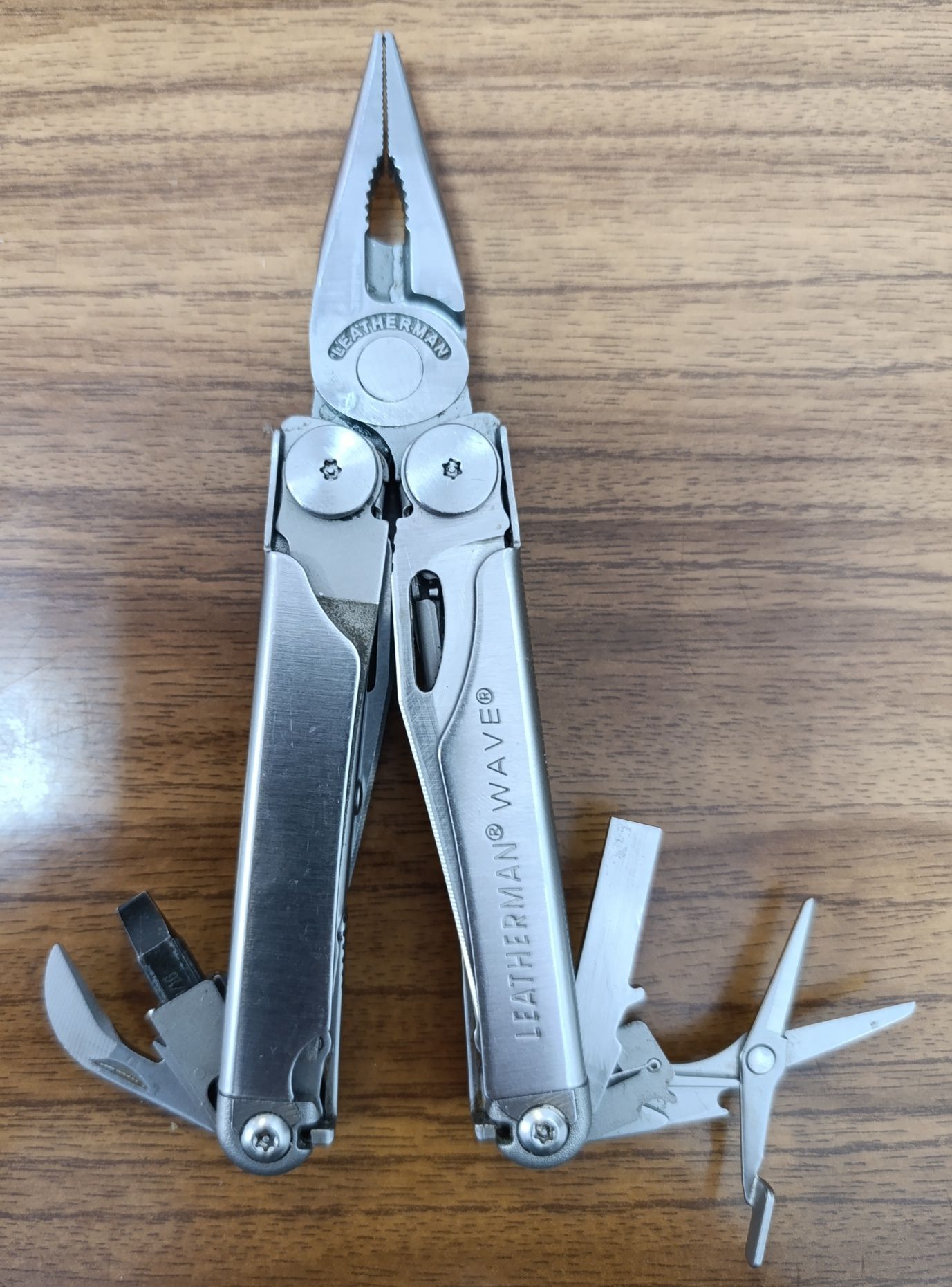 Мультитул Leatherman WAVE