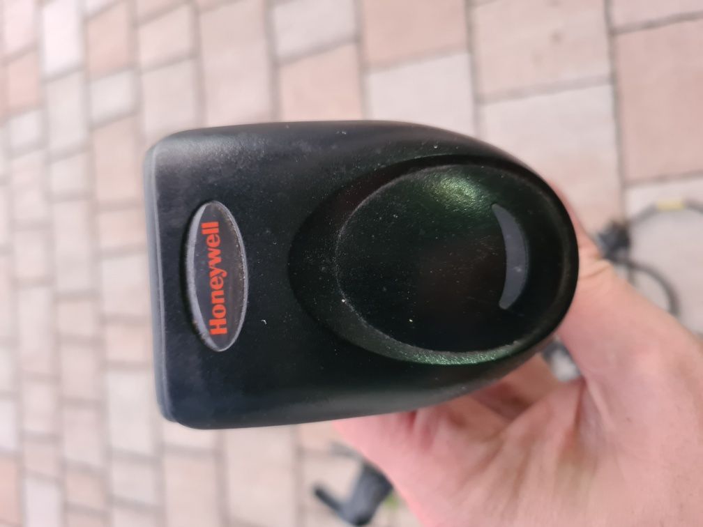 Skaner Kodów Kreskowych Honeywell 2 sztuki i uchwyt
