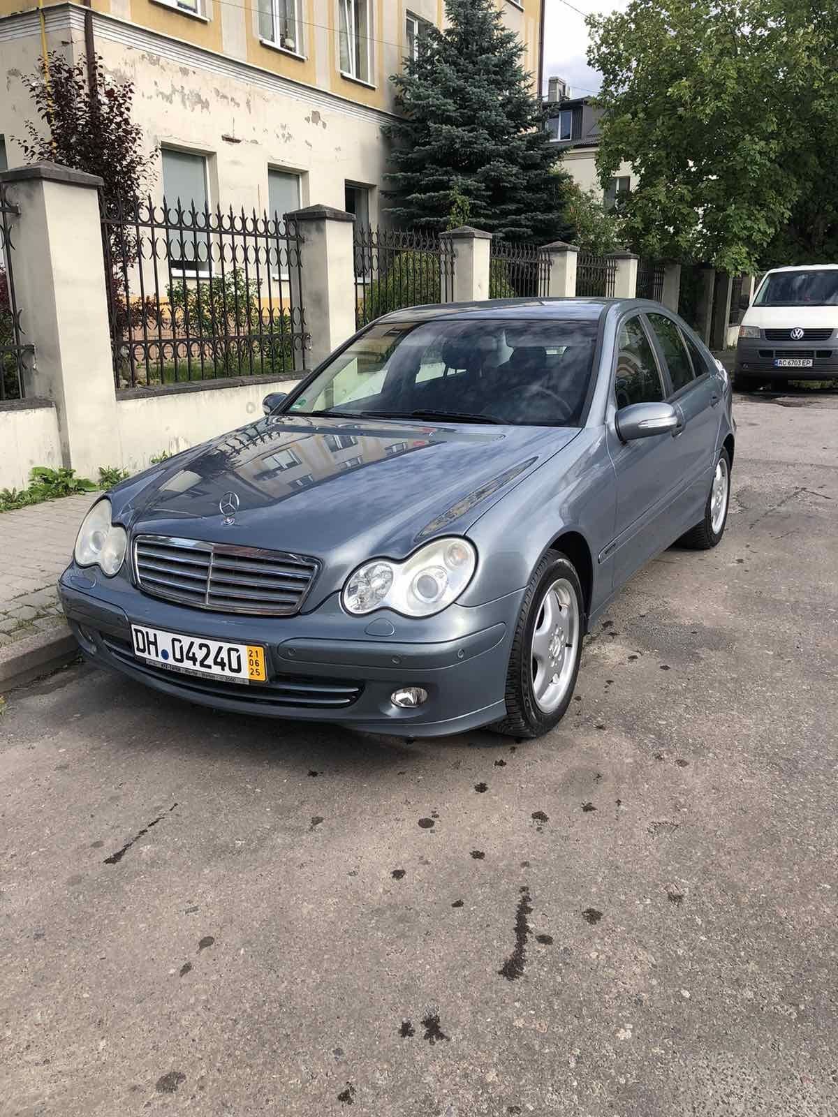 Mercedes c-class 200