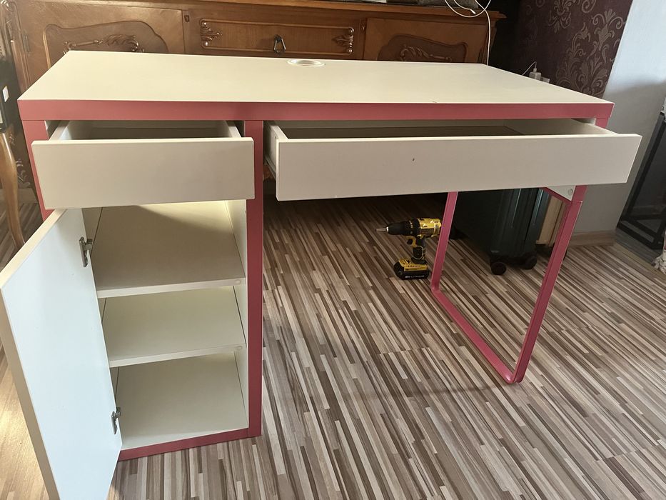 Biurko dziecięcę Ikea dla dziewczynki