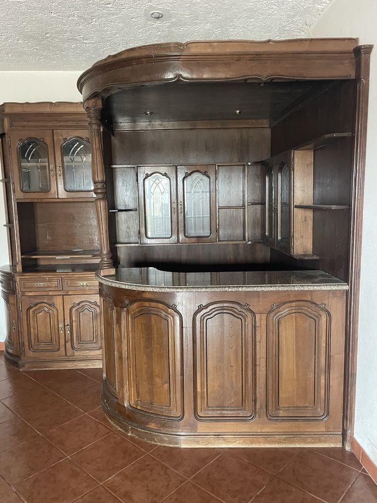 Bar em madeira de Castanho