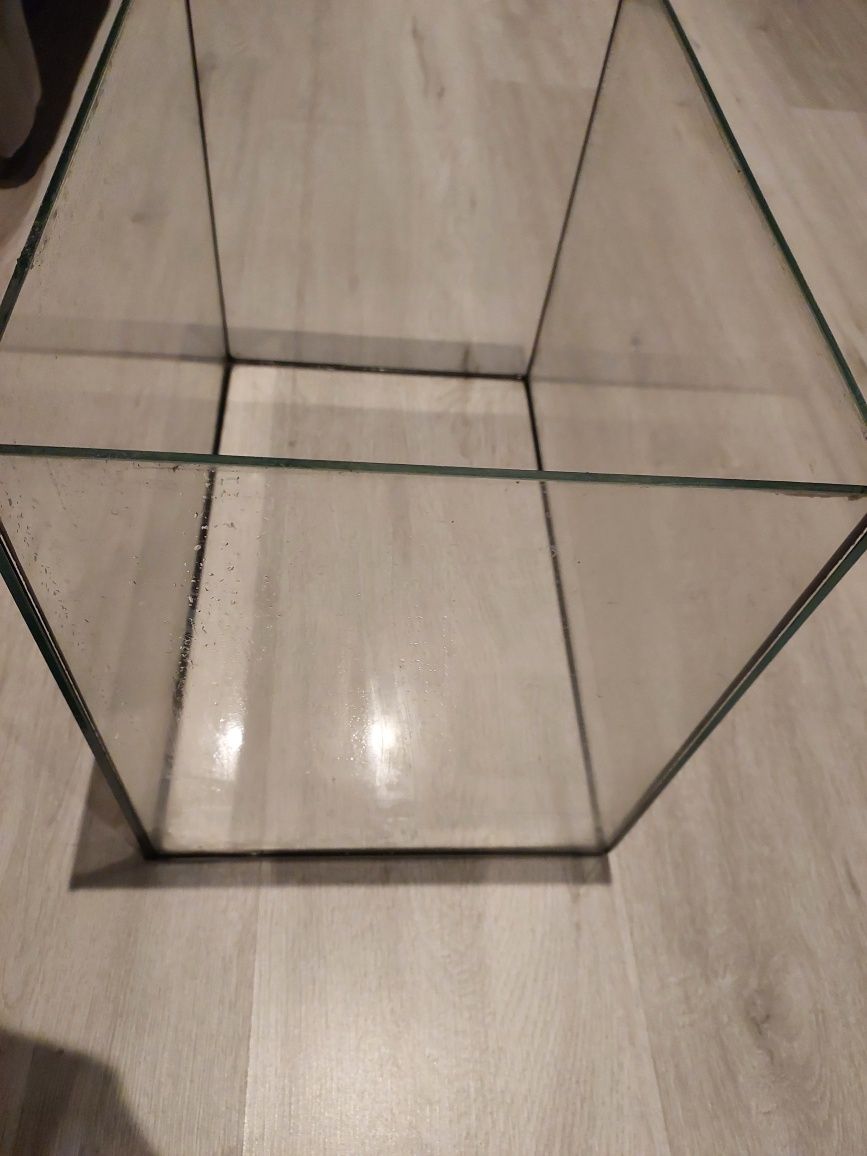 Akwarium o wymiarach 40x30x25