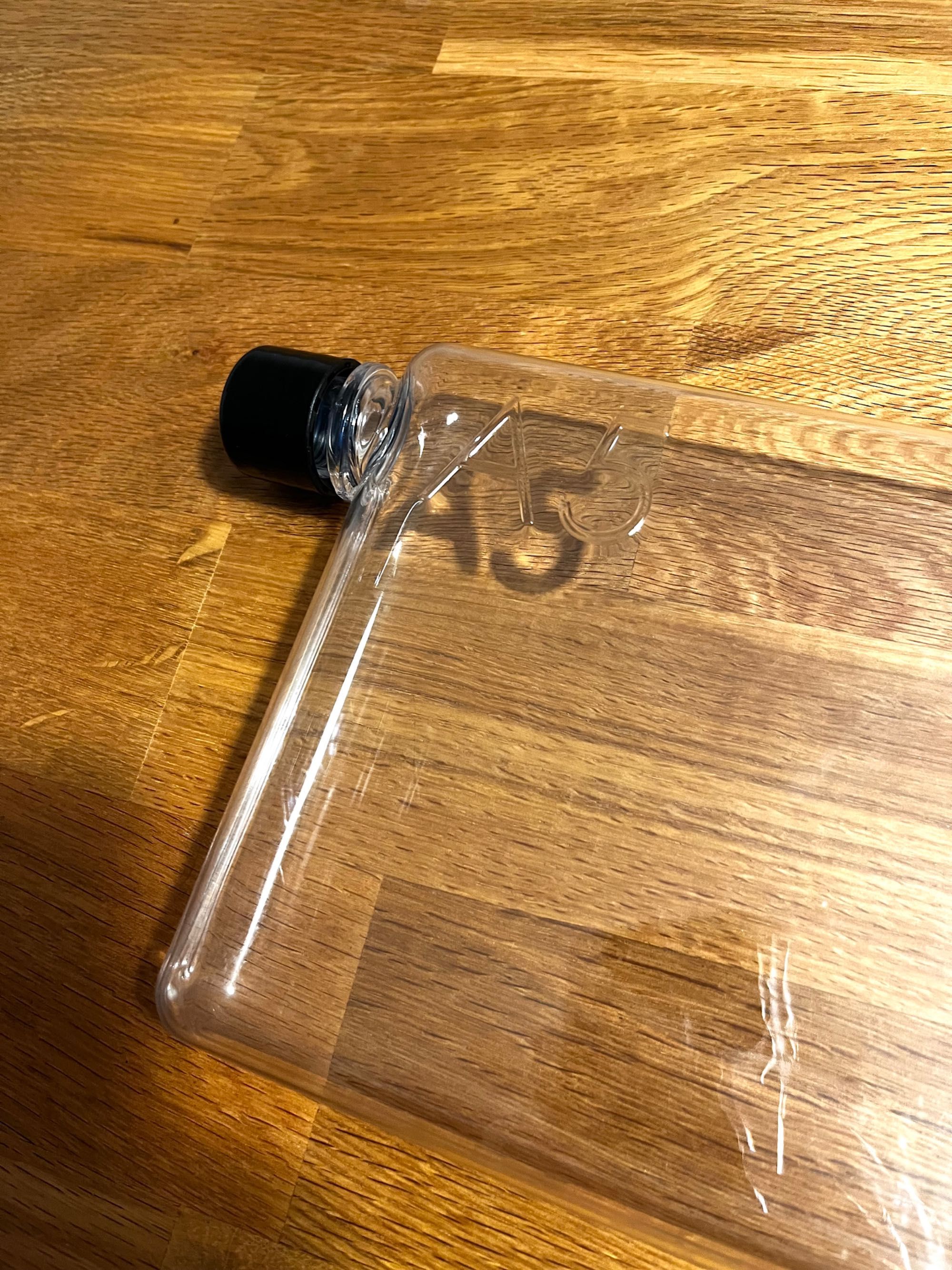 Garrafa de água DESIGN MEMOBOTTLE A5 nova — 28€