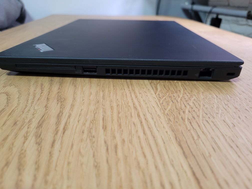 Laptop ThinkPad t490