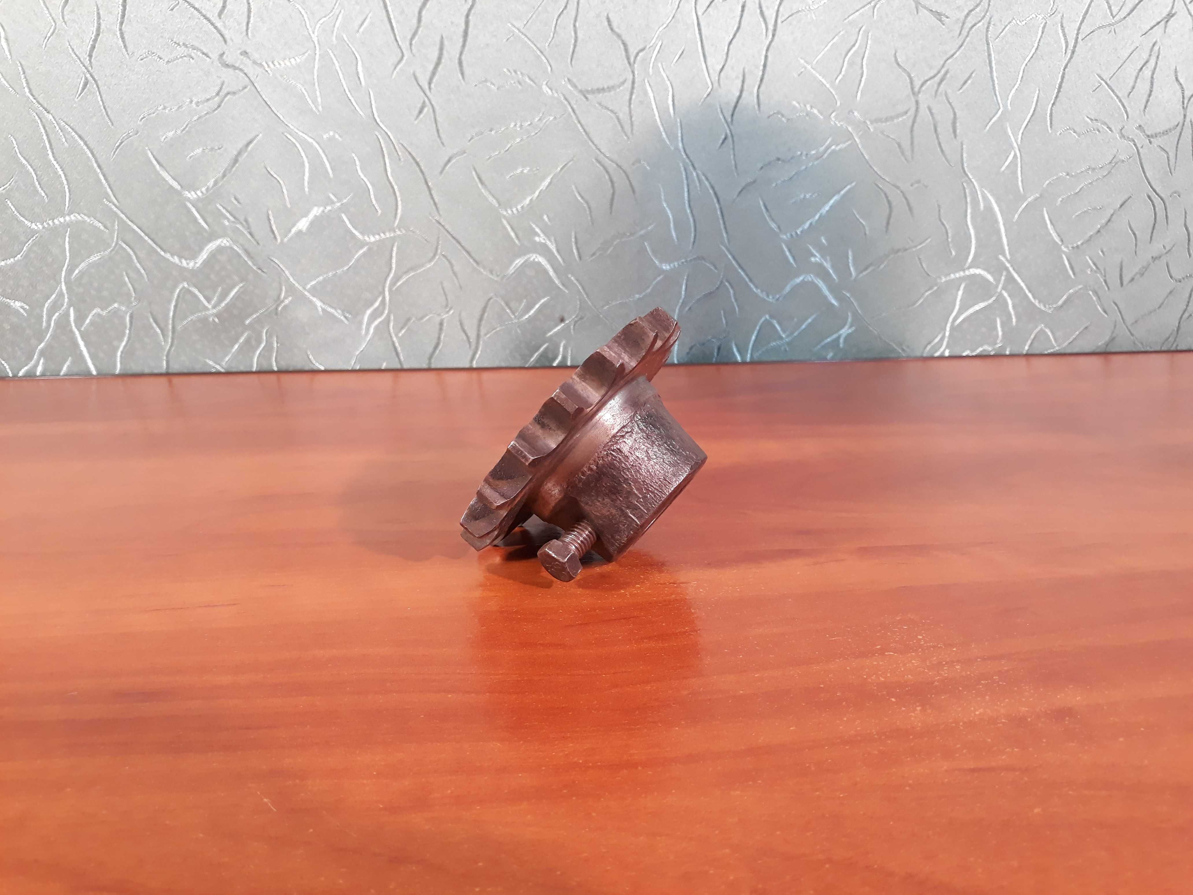 Звездочка (шаг 19,05мм, 16 зубов, пос. 3см.)
