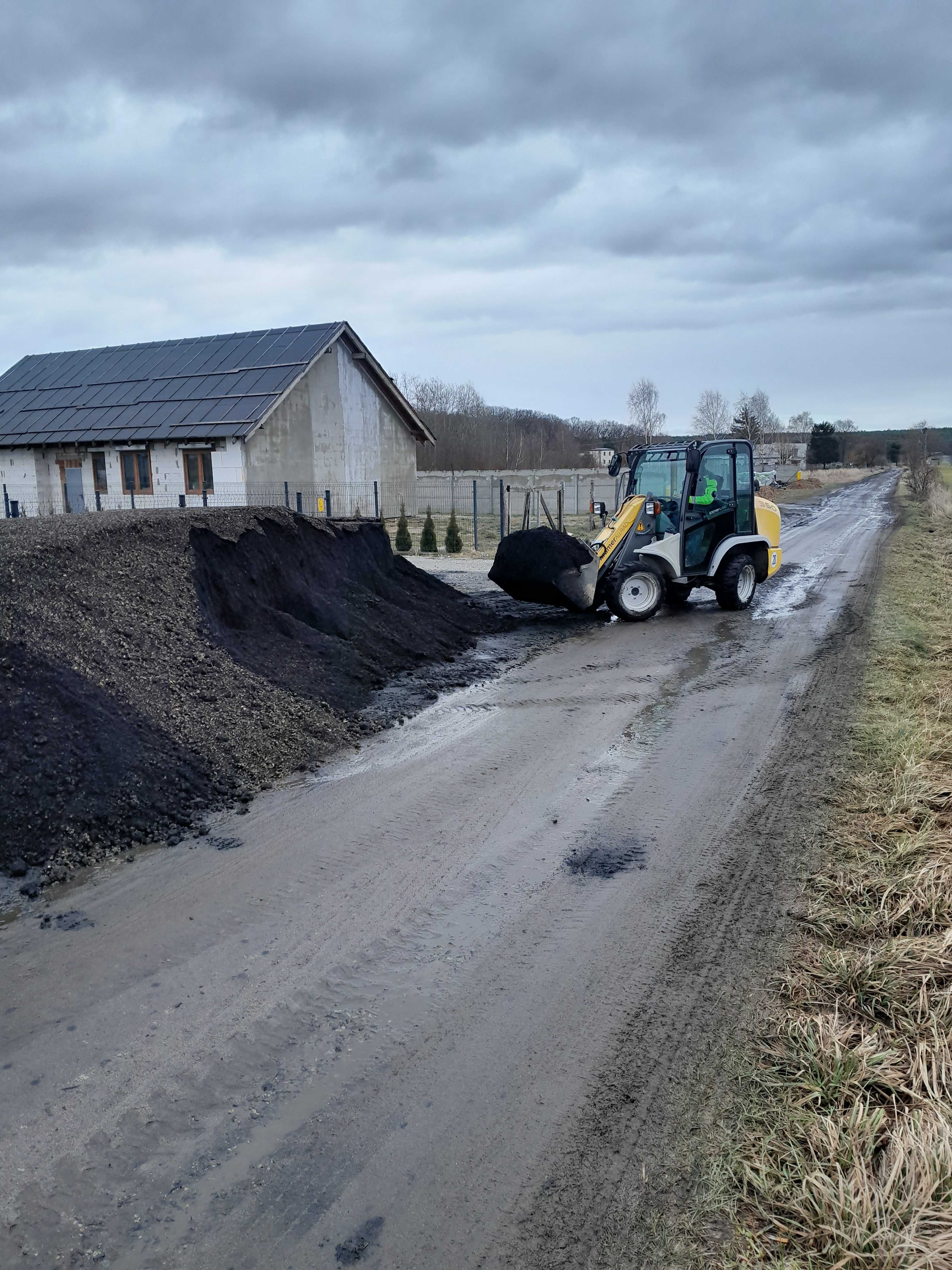 Tłuczeń kliniec grys kamień szlaka piasek