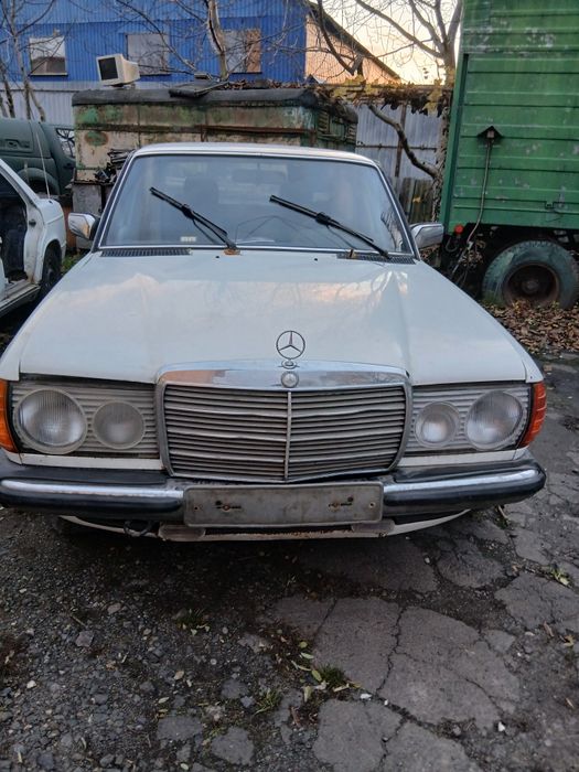 W123 2.5b Mercedes