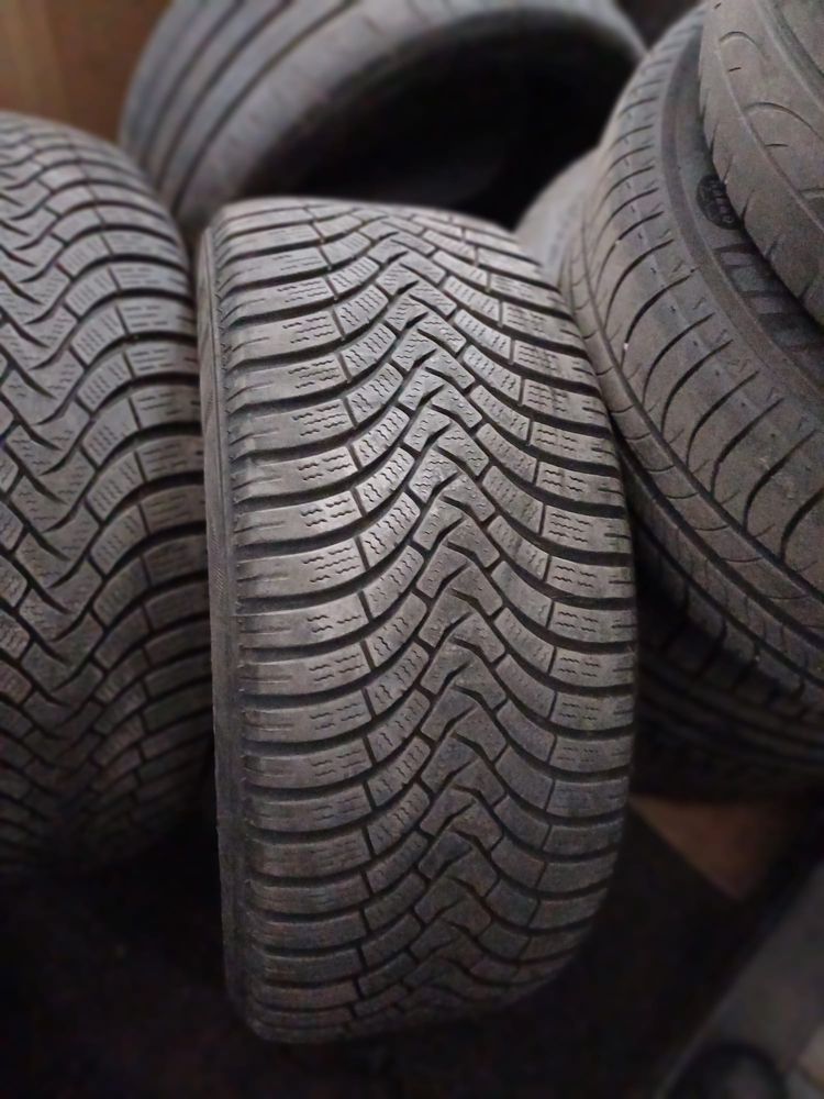 Pneus 235 50 R18