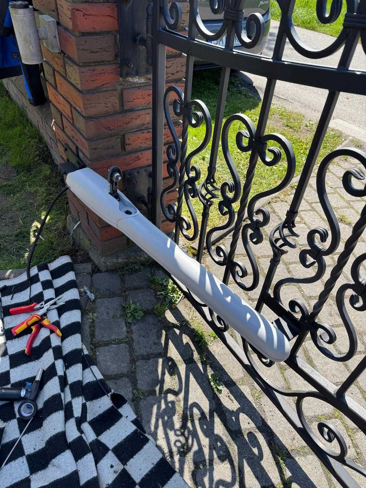 Monitoringi Alarmy Napędy do bram Domofony Zamki magnetyczne