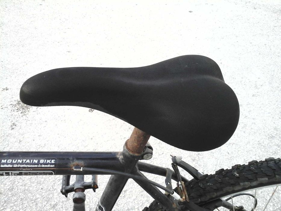 Bicicleta de montanha BTT roda 26" em estado razoavel