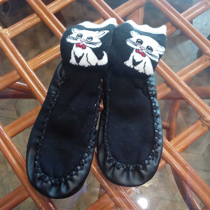 Skarpetki z podeszwą dla dziewczynki