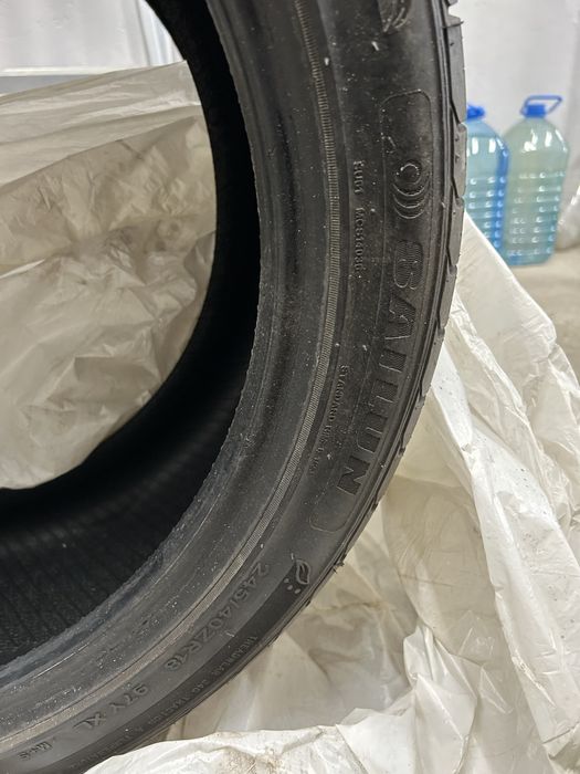 Всесезонні шини, забирайте! пара шин 245/40 R18.