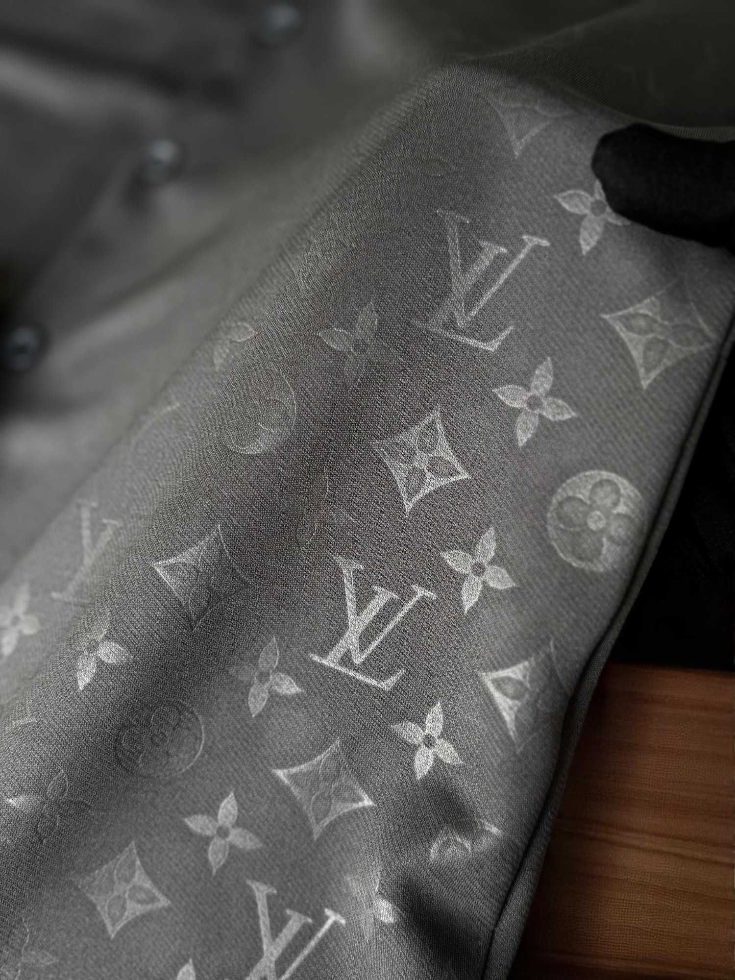 Летний костюм Louis Vuitton, костюм Луи Витон, наложка